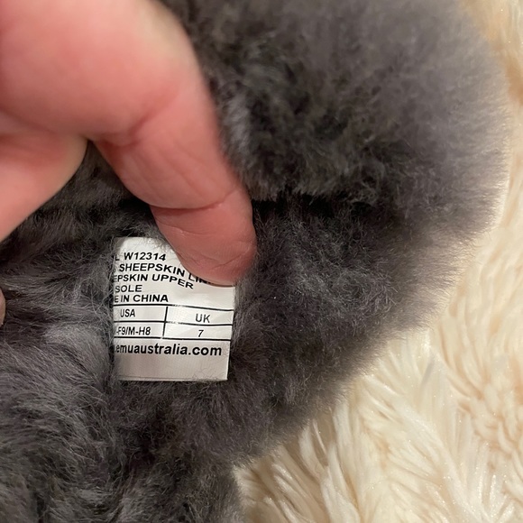 EMU AUSTRALIA FUFFY SLIPPERS - Picture 12 of 14